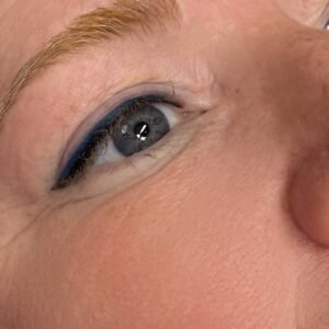 Wing Eyeliner with Color