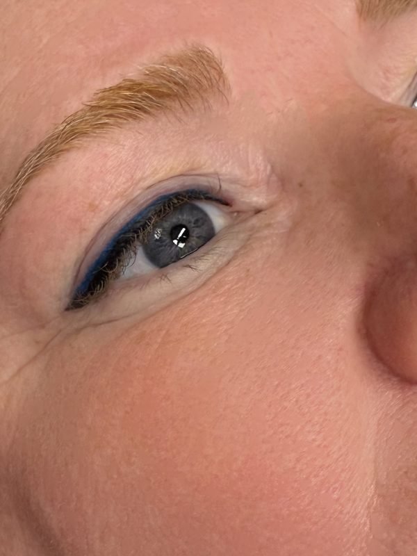 Wing Eyeliner with Color